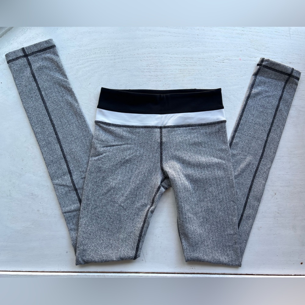 Lululemon Herringbone Wunder Unders Color Block L… - image 2